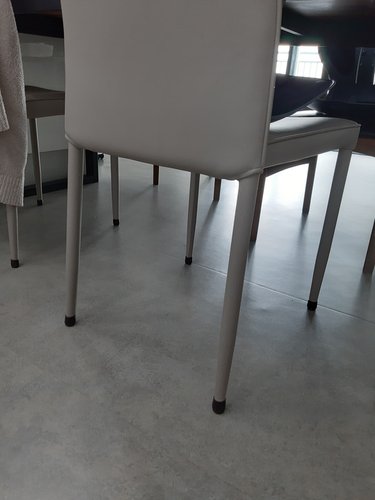 국산 층간소음 바닥긁힘 방지 먼지가 잘 달라붙지 않는 식탁 얇은의자다리 커버 원형 테프론 16개입(의자4개용)
