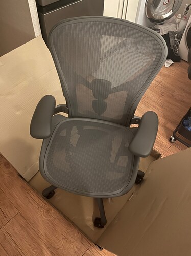 [허먼밀러 공식딜러 바로출고] New Aeron Chair Carbon  (B Size)