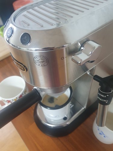 드롱기 데디카 에스프레소 커피머신 EC685.M