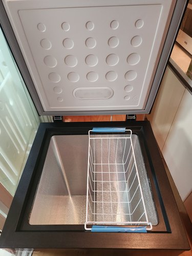 캐리어 블랙에디션 소형 냉동고 CSC100FDBH 100L
