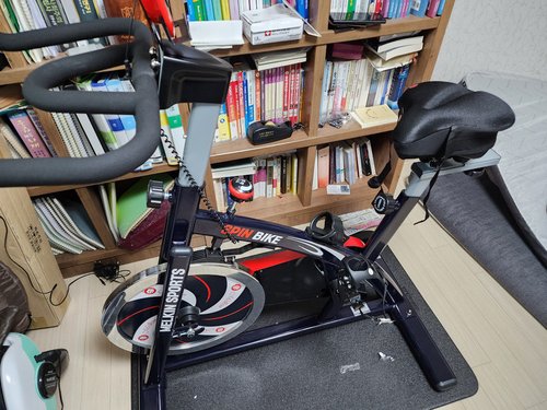 멜킨스포츠 스핀바이크 15kg 18kg 실내자전거 가정용 스피닝 유산소 운동 기구 하체 싸이클