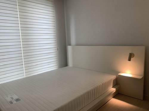 [조명+협탁포함]리움 LED 조명 호텔식 와이드 침대(7존 독립 매트리스-퀸)