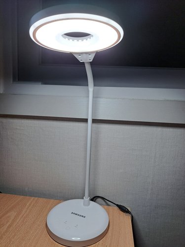 삼성전자 LED 스탠드 조명 생체리듬 학습용 공부 책상 독서등 데스크 램프