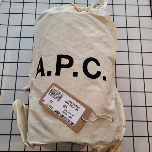 A.P.C. Helene Bucket Bag LIADV-F61302 아페쎄 헬렌 버킷백 크로스바디백