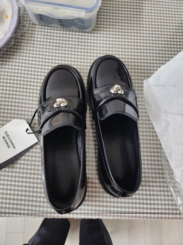 [슈콤마보니]   SUECOMMA BONNIE DG1DS24003BLK Cle loafer(black)