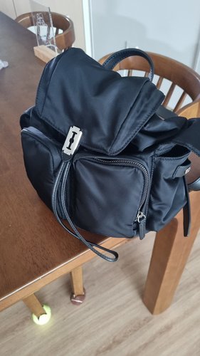 Hey Double Pocket Backpack M (헤이 더블 포켓 백팩 미듐) Black VQB3-1BP880-1BKXX