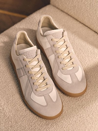 일상에 편안함을 더하는 스니커즈