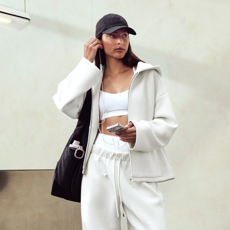 에센셜 아우터웨어