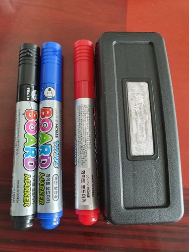 [플러스메이트] 화이트 보드마카 세트(검정2,파랑1,빨강1,보드마카지우개) 2.2mm(둥근닙)